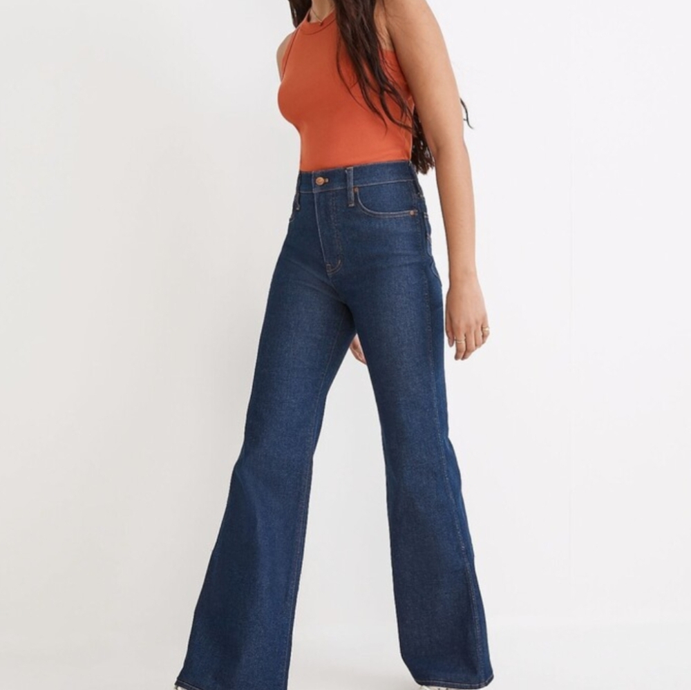 Madewell 11-inch high-rise flare on wrenford wash